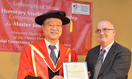 Master Lu receiving Honorary Visiting Professor at University of Siena 2014